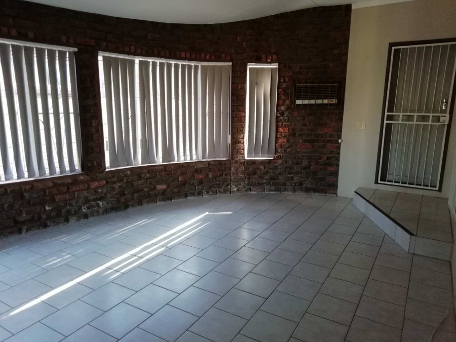 4 Bedroom Property for Sale in Flora Park Northern Cape